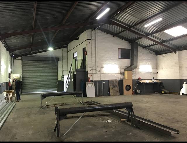 435M² FACTORY TO LET IN STIKLAND INDUSTRIAL